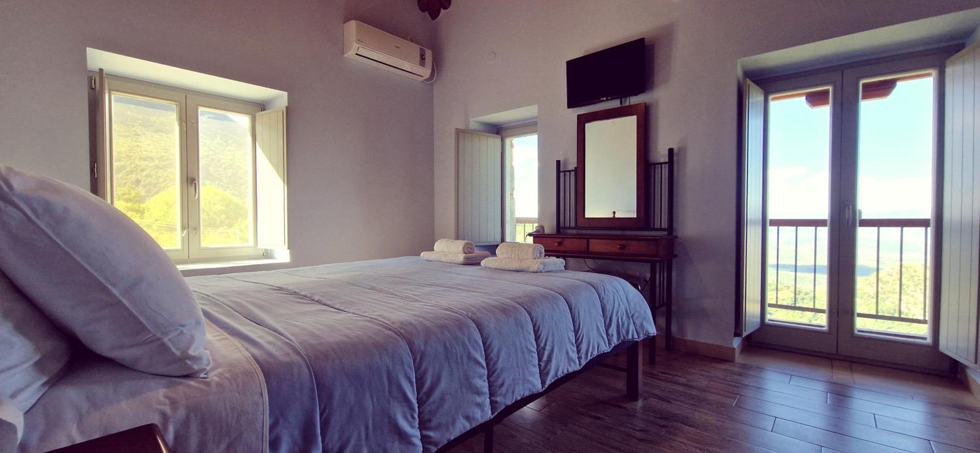 Arxontiko Taygeti Hotel ไมส์ตราส ภายนอก รูปภาพ