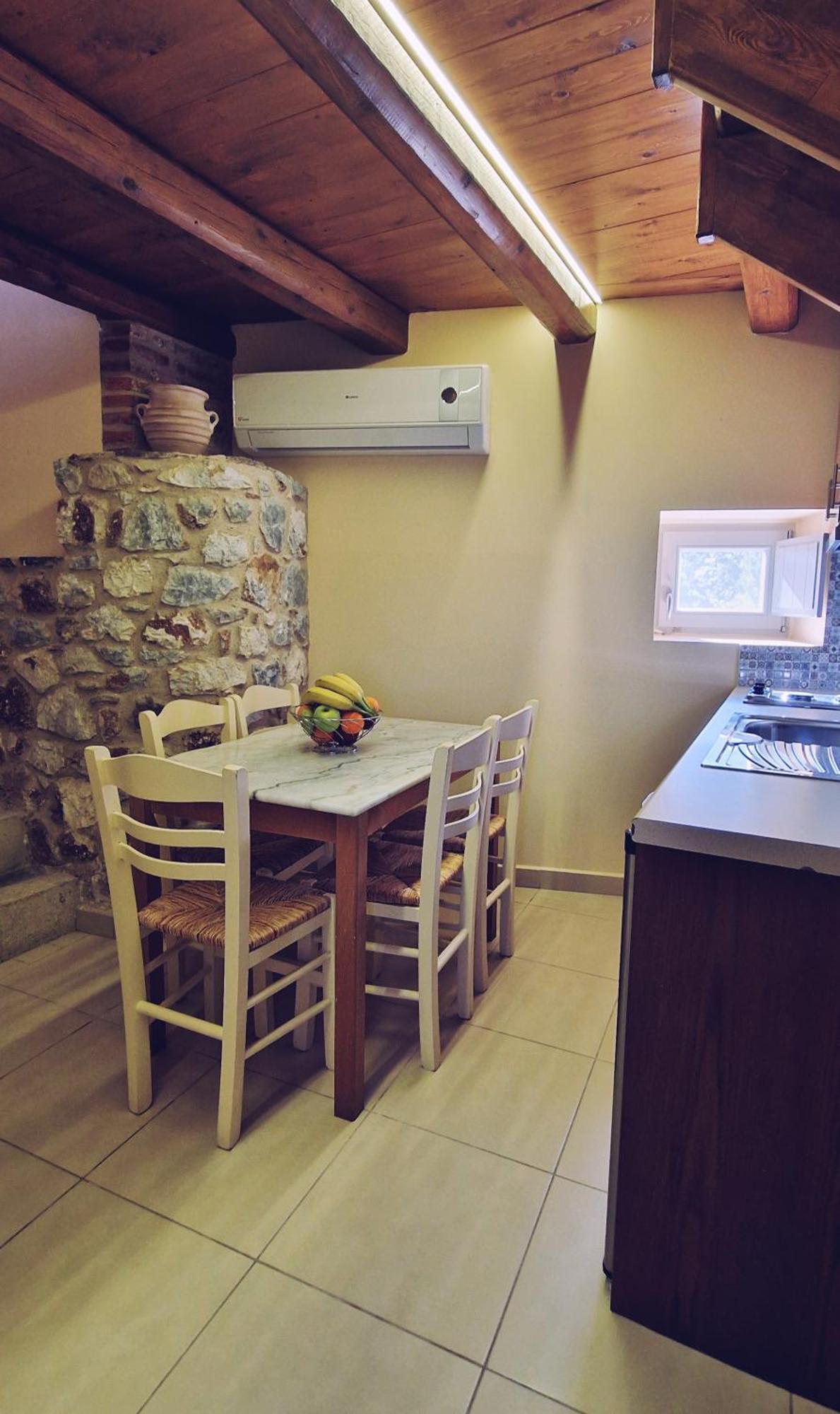 Arxontiko Taygeti Hotel ไมส์ตราส ภายนอก รูปภาพ